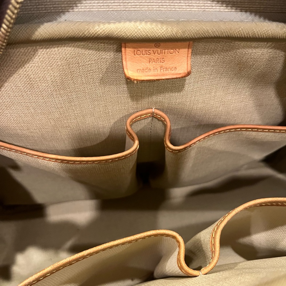 Open to offers! Louis Vuitton Brown Tan Bowling Travel Bag with Iconic Monogram - Picture 4 of 10